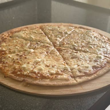 Pizza 4 Quesos