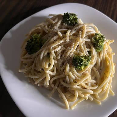 1 L Spaghetti Blanco Cremoso Con Brocoli