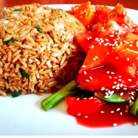 Pollo Tipakay con Chaufa