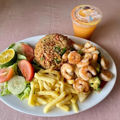 Combo#4 Arroz Cantonés y Camarones con Verduras