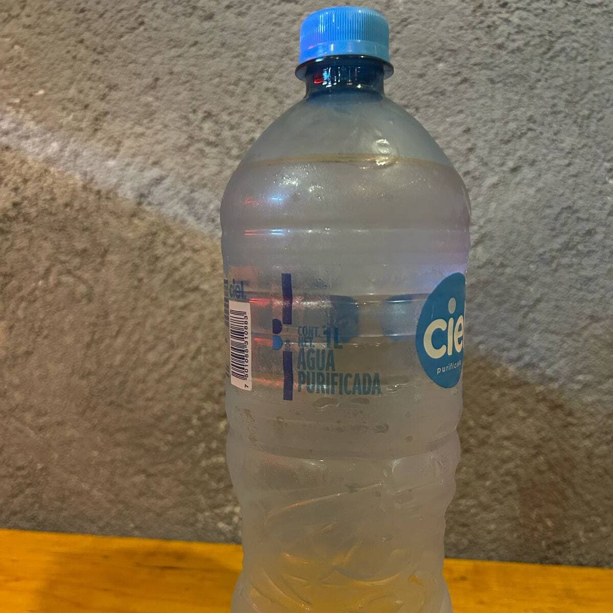 Agua embotellada