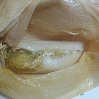 Tamal hoja de maíz Verde de Pollo