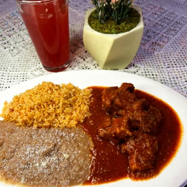 ORDEN DE COSTILLA DE CERDO EN SALSA ROJA