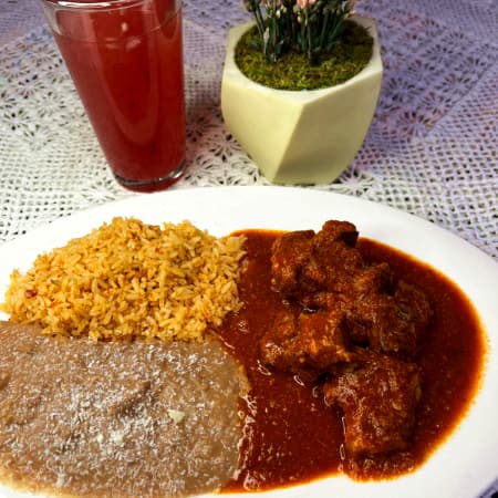 ORDEN DE COSTILLA DE CERDO EN SALSA ROJA