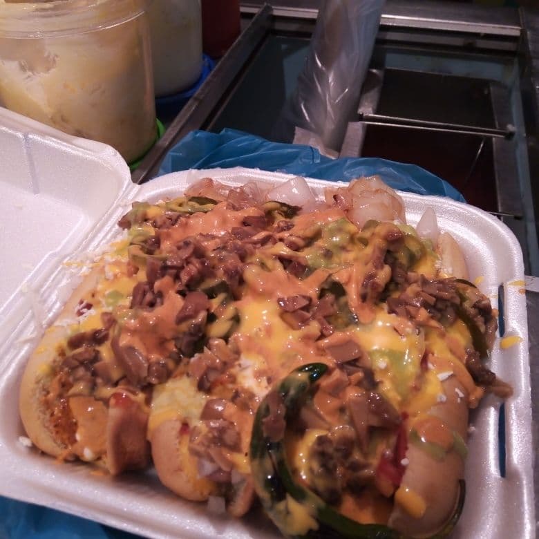 Combo-Nachos y Salchitacos