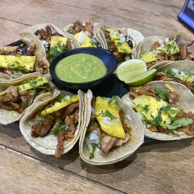 Orden 10 Tacos de Pastor.