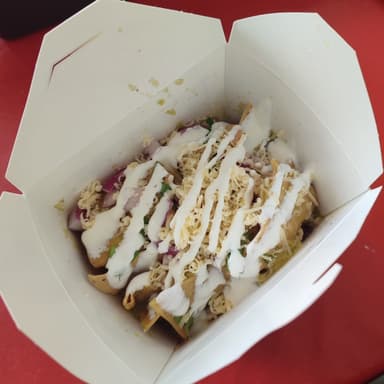 Chilaquil Box Suiza