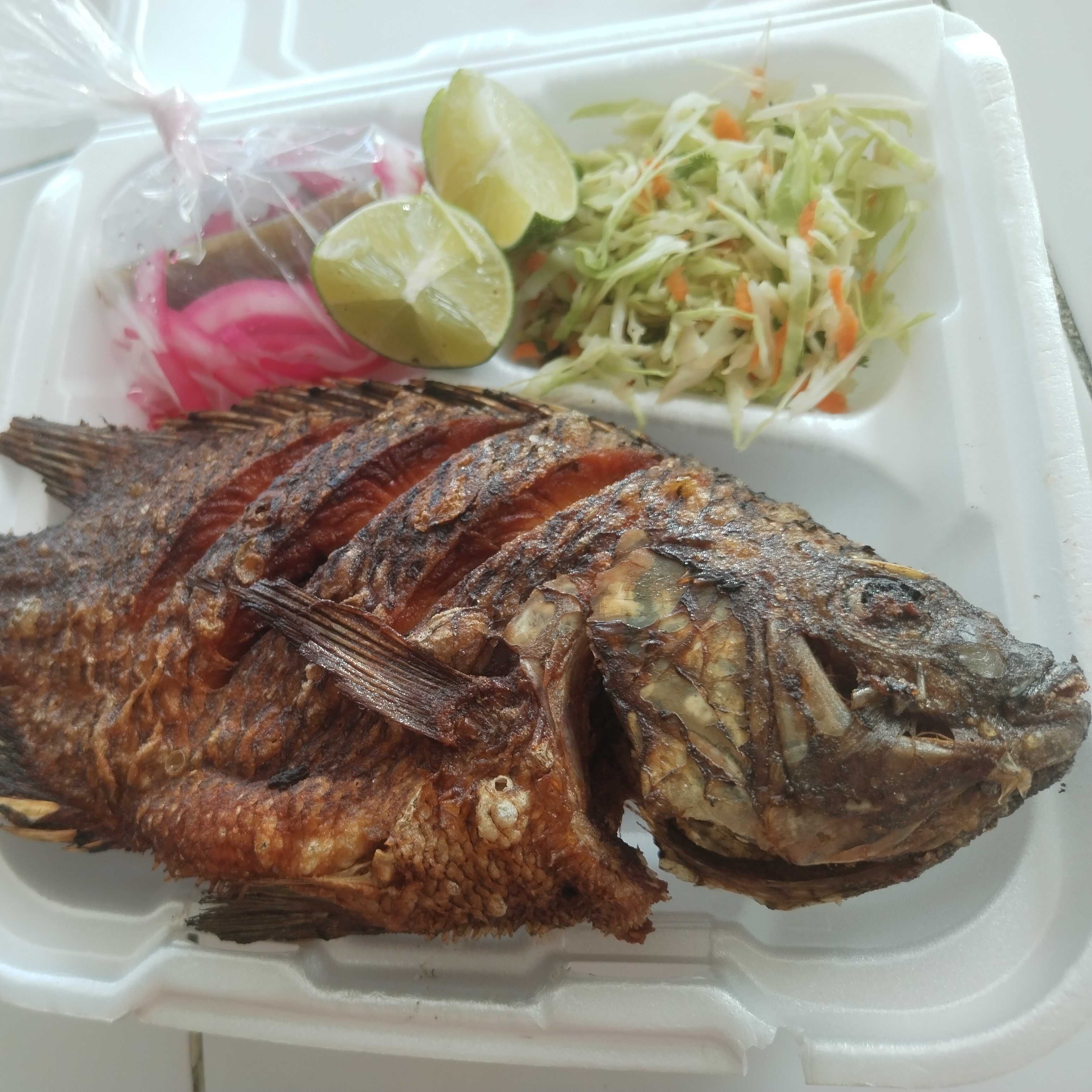 Mojarra Frita más Refresco
