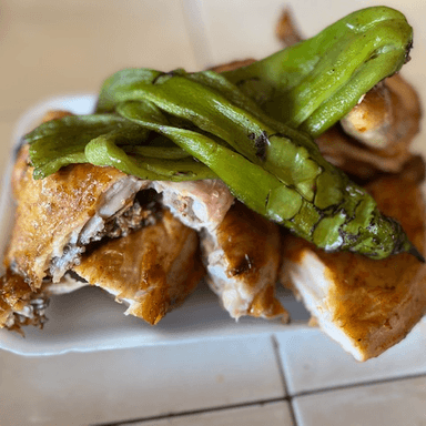 1 1/2 Pollo Rostizado Adobado (p 7 Ó 8 Pers.) CTO