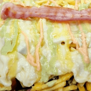 Salchipapa con JAMON