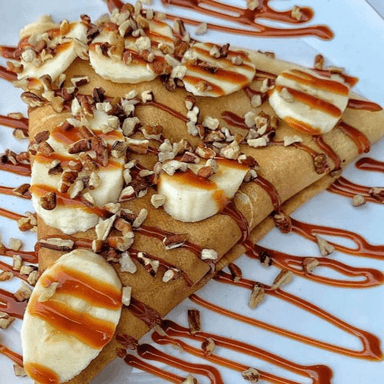 Crepa de Plátano, cajeta y nuez