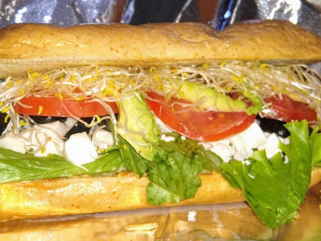Baguette de 3 Quesos con Aceitunas Negras