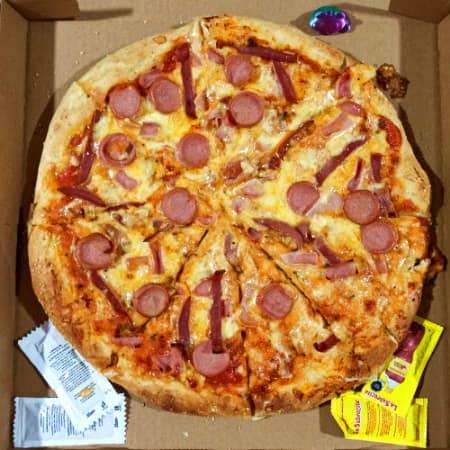 Pizza Carnes Frías