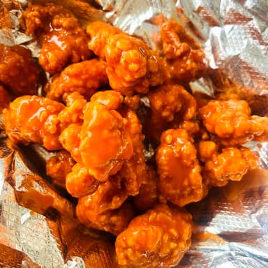 12PZAS Boneless BUFALO C/PAPAS FRITAS