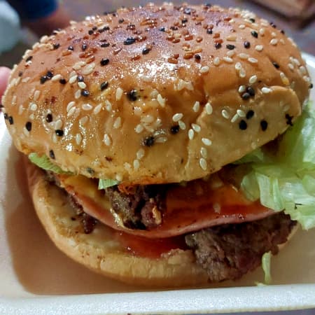 2 Burger Especial 1 Mirinda 2lt