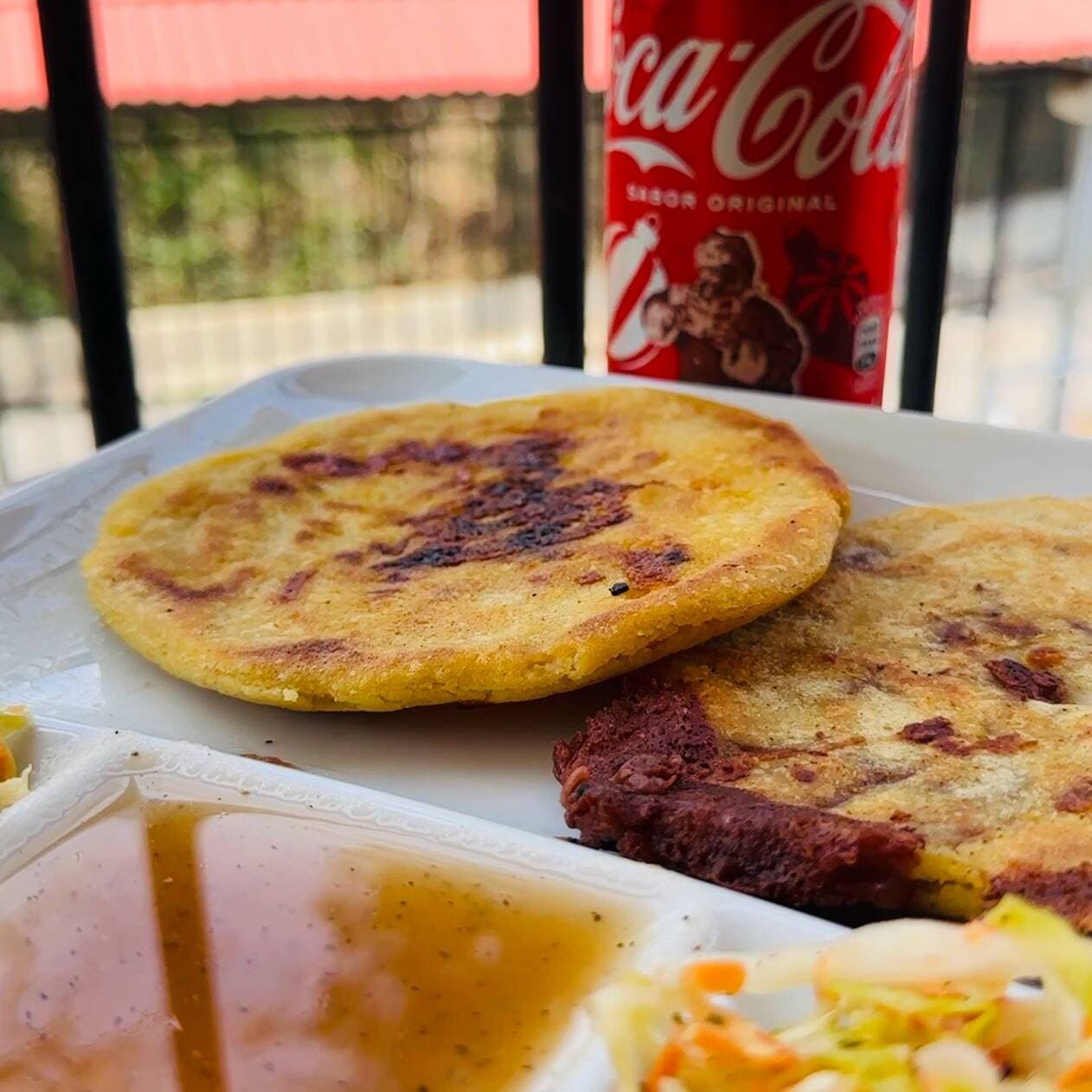 Combo Personal Variado + Coca Cola Regular