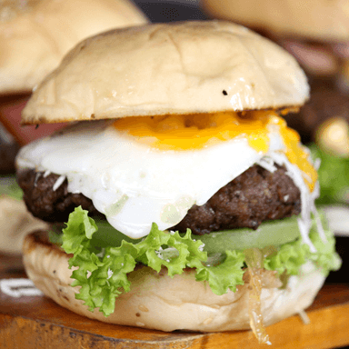 Combo Burger La Criollita+ Papas + Gaseosa