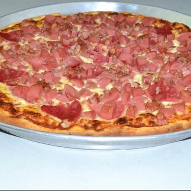 Pizza de Carnes Frías