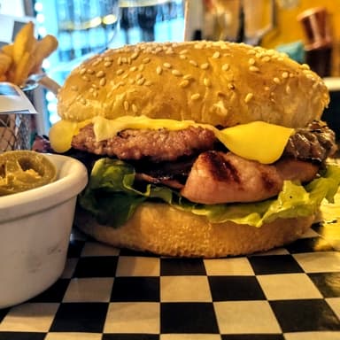 Hamburguesa con Tocino