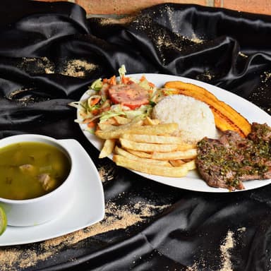Bandeja con Proteína a Elección.