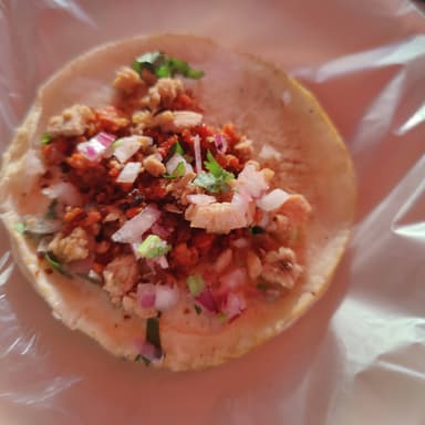 Taco de Bistec con Chorizo