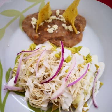 Chilaquiles con Pollo