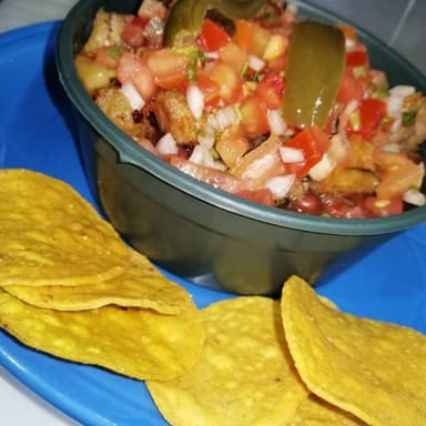 Tradicional Chifrijo