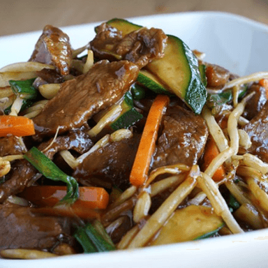 Chop Suey en Salsa con Carne de Res Entero