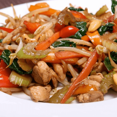 28.Chop Suey en Salsa con Pollo