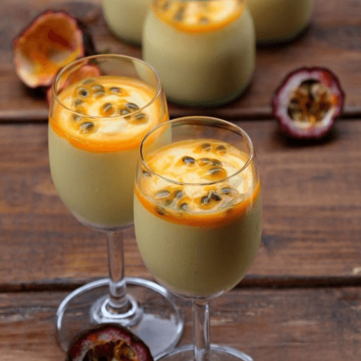 LIMONADA DE COCO Y MARACUYA