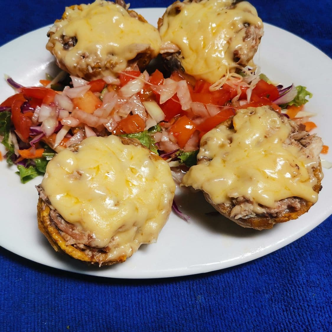 Patacones con Carne Mechada