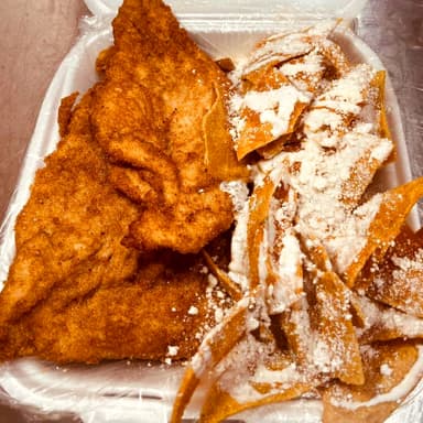 Pechuga Empanizada/Elije Chilaquiles o Enchiladas
