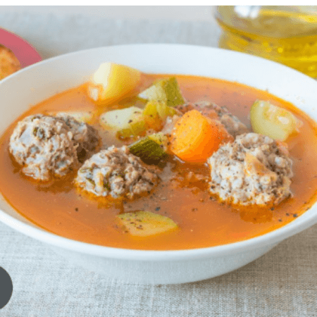 Sopa de Verduras con  Albóndiga de 24 Oz