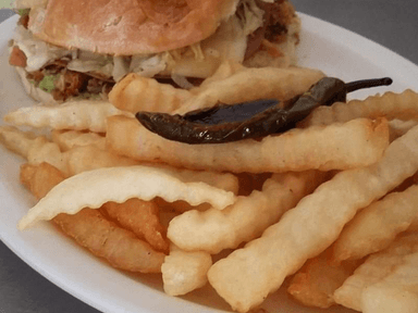 Combo # 3  Torta Super Super + Papas + Bebida