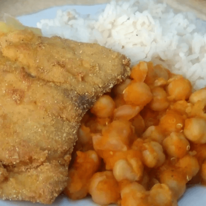 Pescado Frito con Guiso de Quinua