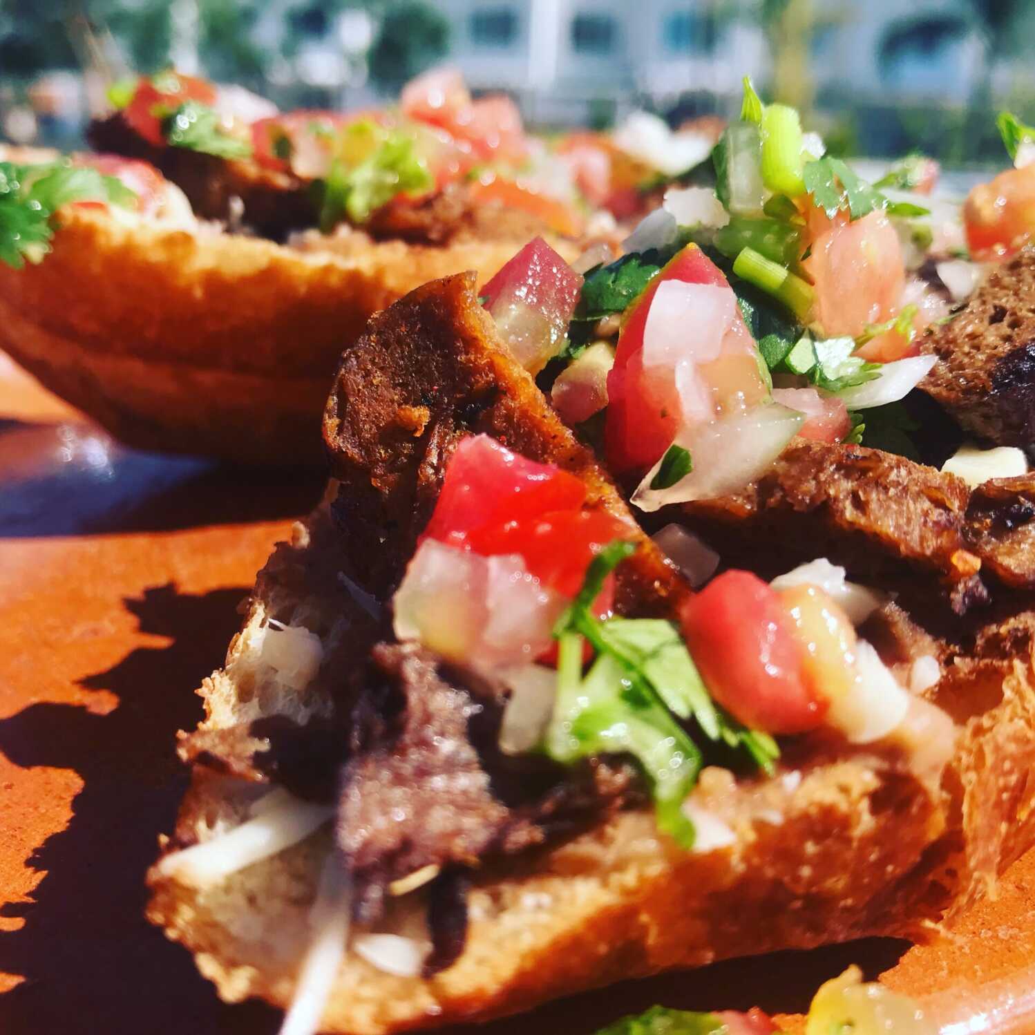 Molletes de Bistec