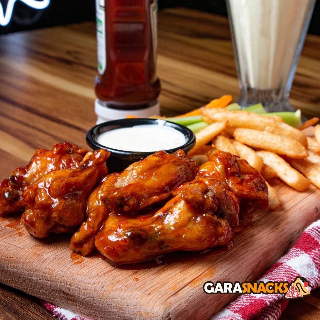 Alitas 12 Pzs (500 Gr) con Papas, Verdura y Ranch