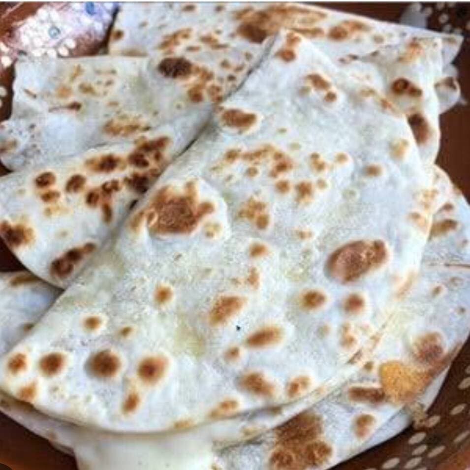 Quesadilla con Rajas con Queso