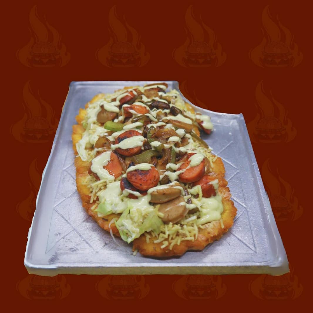 Patacón con Chorizo y Butifarra