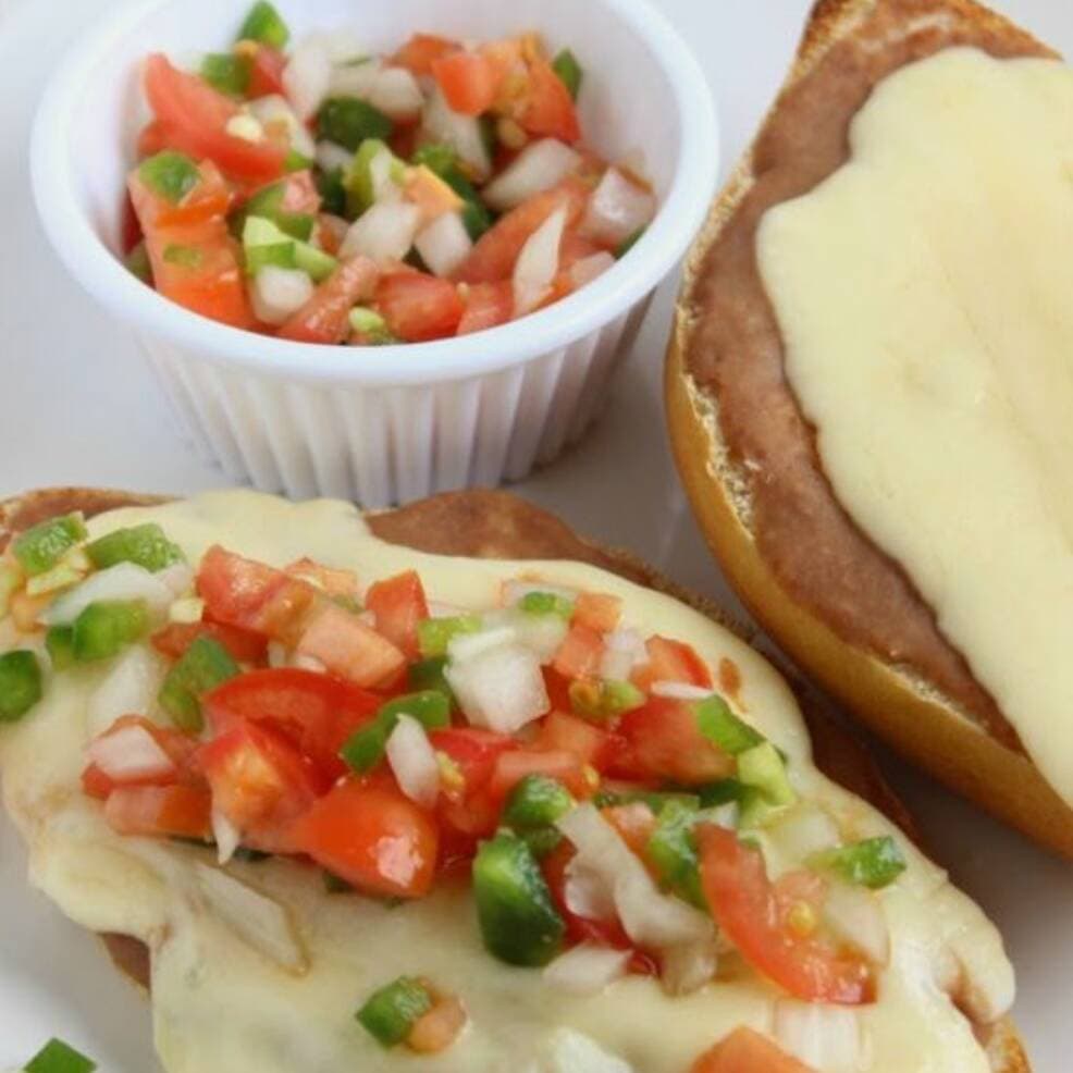 Molletes en Bolillo
