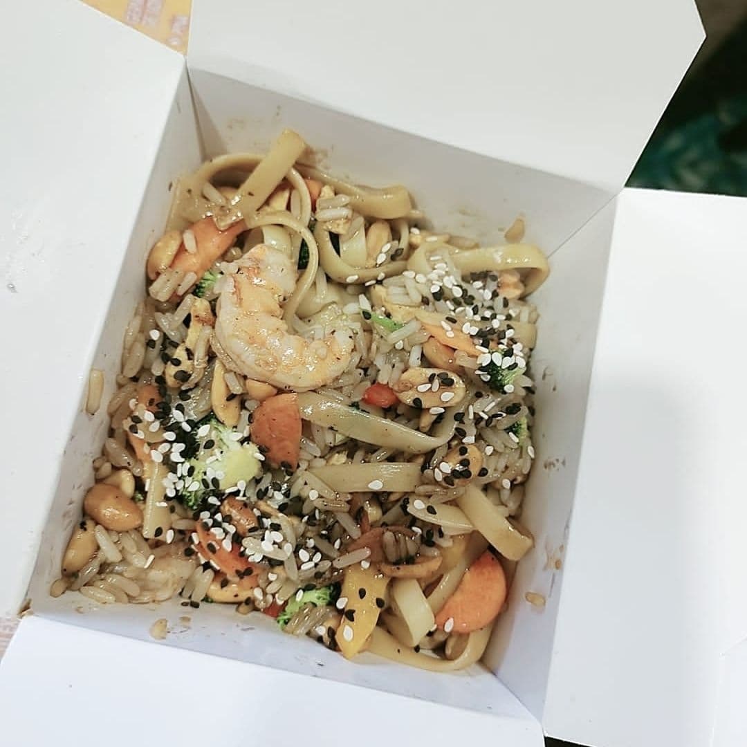 Arma Tu Wok Mixto Arroz y Tallarines