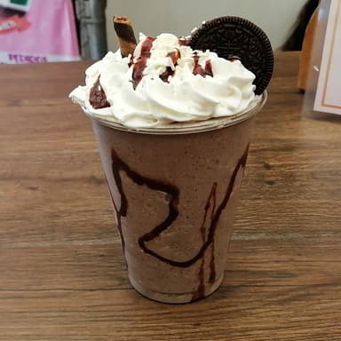 Cookies & Cream Frappé Happiness Line.