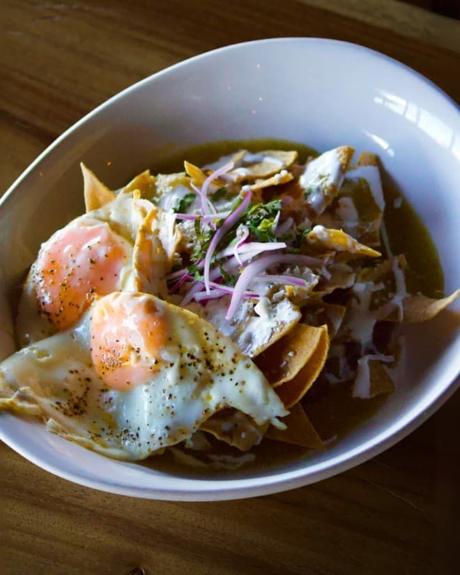 Chilaquiles Verdes con Huevos