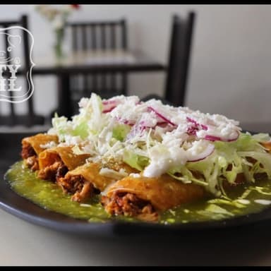 Combo Enchiladas con Bebida