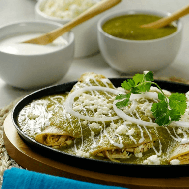 Enchiladas Verdes con Pollo Deshebrado