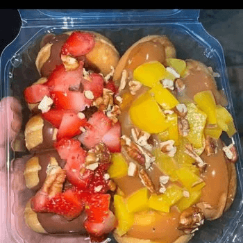 Mini Hot Cakes Acompañando de Fruta a Tu Gusto
