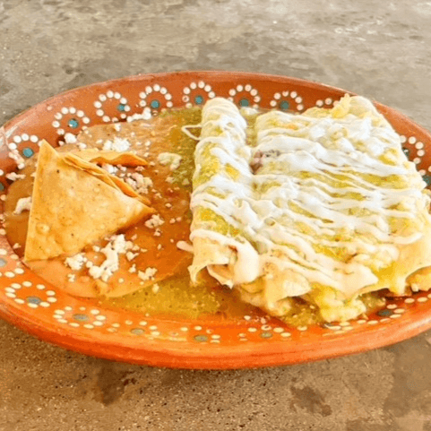 Enchiladas Suizas (4) / Jugo o Café de Olla.