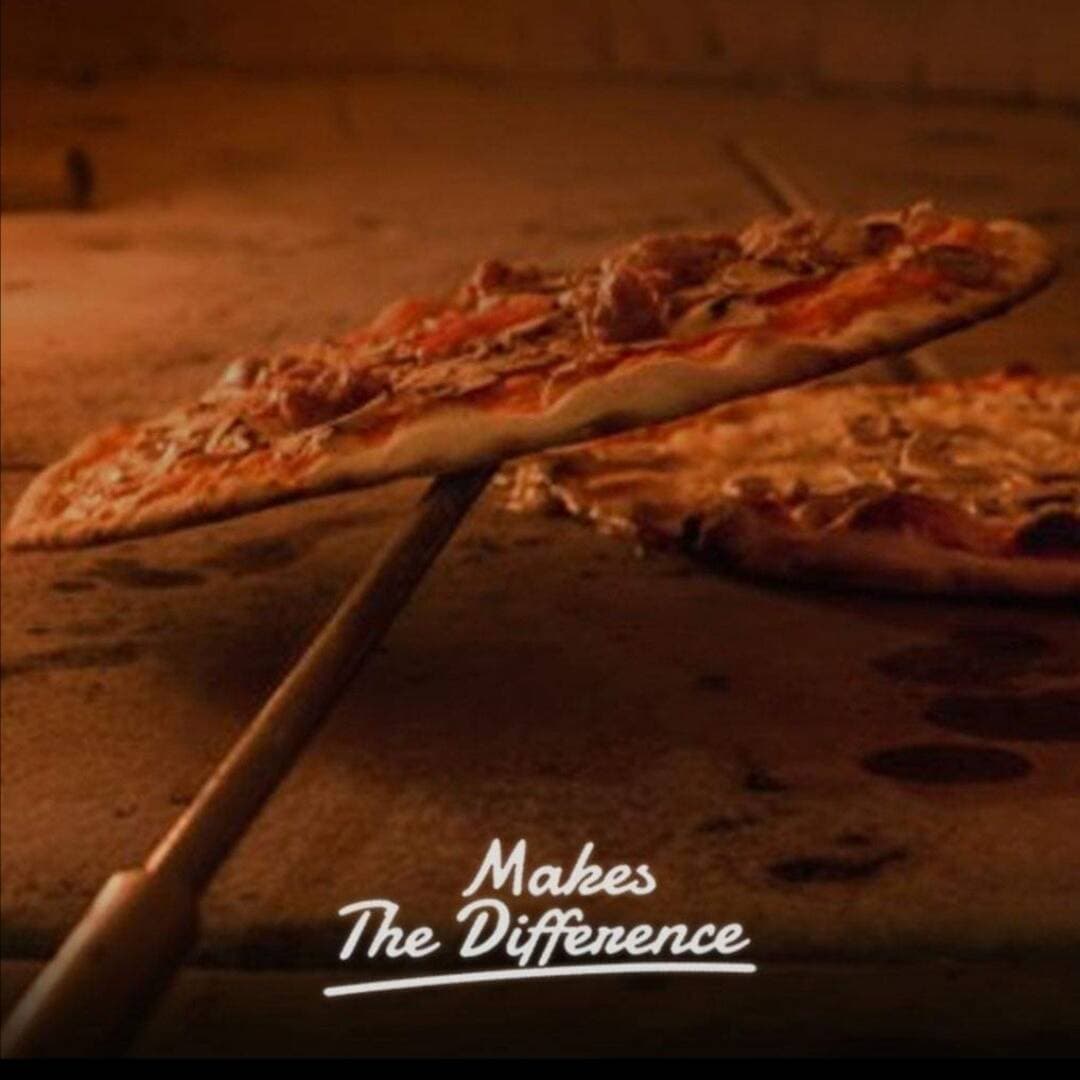 Salami Pizza (Grande / 8 rebanadas)