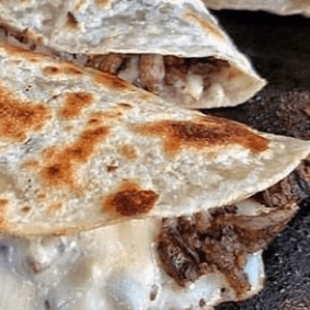 Quesadilla Con Carne