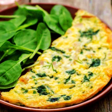 OMELETTE DE ESPINACA AL AJILLO